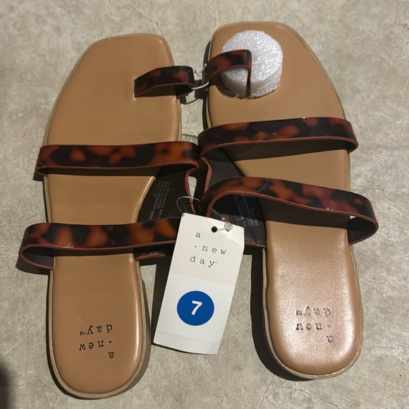 A new day NWT sandals size 7 woman’s - Picture 1 of 1
